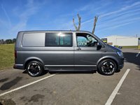 USED 2017 67 VOLKSWAGEN TRANSPORTER 2.0 BiTDI T30 BlueMotion Tech Highline Crew Van Double Cab 5dr Diesel DSG FWD SWB Euro 6 (s/s) (204 ps) Parking Sensors, DAB Radio, Car-Net