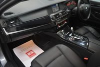 USED 2010 60 BMW 5 SERIES 2.0 520d SE Saloon 4dr Diesel Steptronic Euro 5 (184 ps) Front And Rear Parking Sensors - Satellite Navigation - Cruise Control
