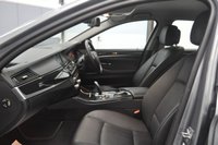 USED 2010 60 BMW 5 SERIES 2.0 520d SE Saloon 4dr Diesel Steptronic Euro 5 (184 ps) Front And Rear Parking Sensors - Satellite Navigation - Cruise Control