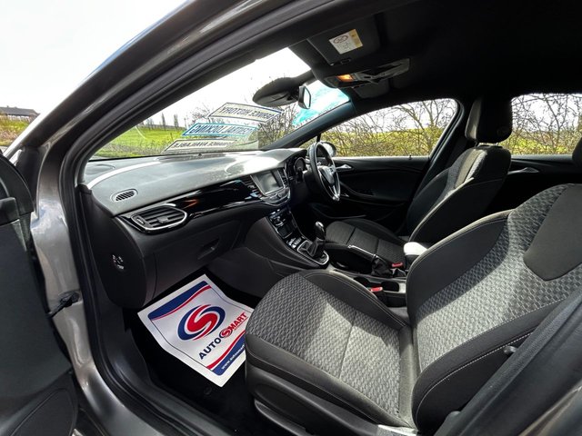 2019 VAUXHALL ASTRA - Photo 11