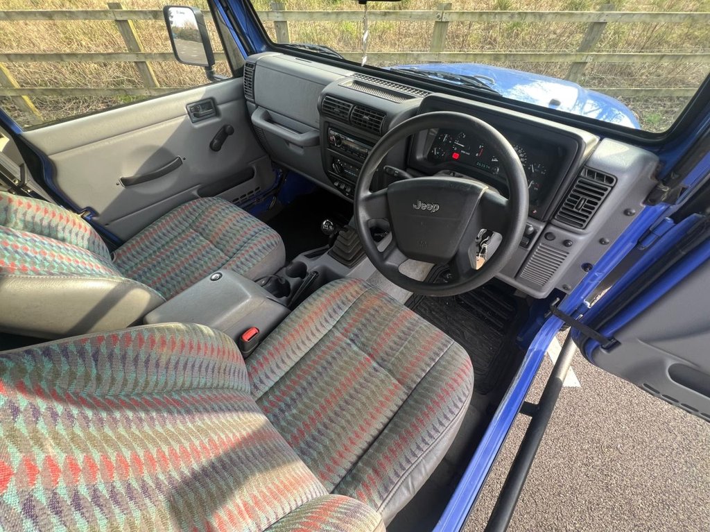 USED 1999 V JEEP WRANGLER 4.0 SPORT Petrol // Manual // 4x4 // (302 g/km, 174 bhp) // px swap 