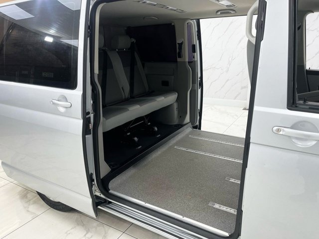 2016 Volkswagen Transporter Shuttle 2L T30 Se 4dr - Photo 11