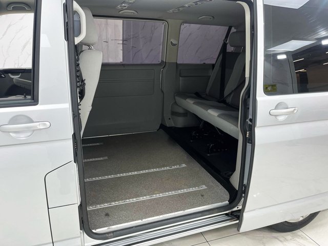 2016 Volkswagen Transporter Shuttle 2L T30 Se 4dr - Photo 12