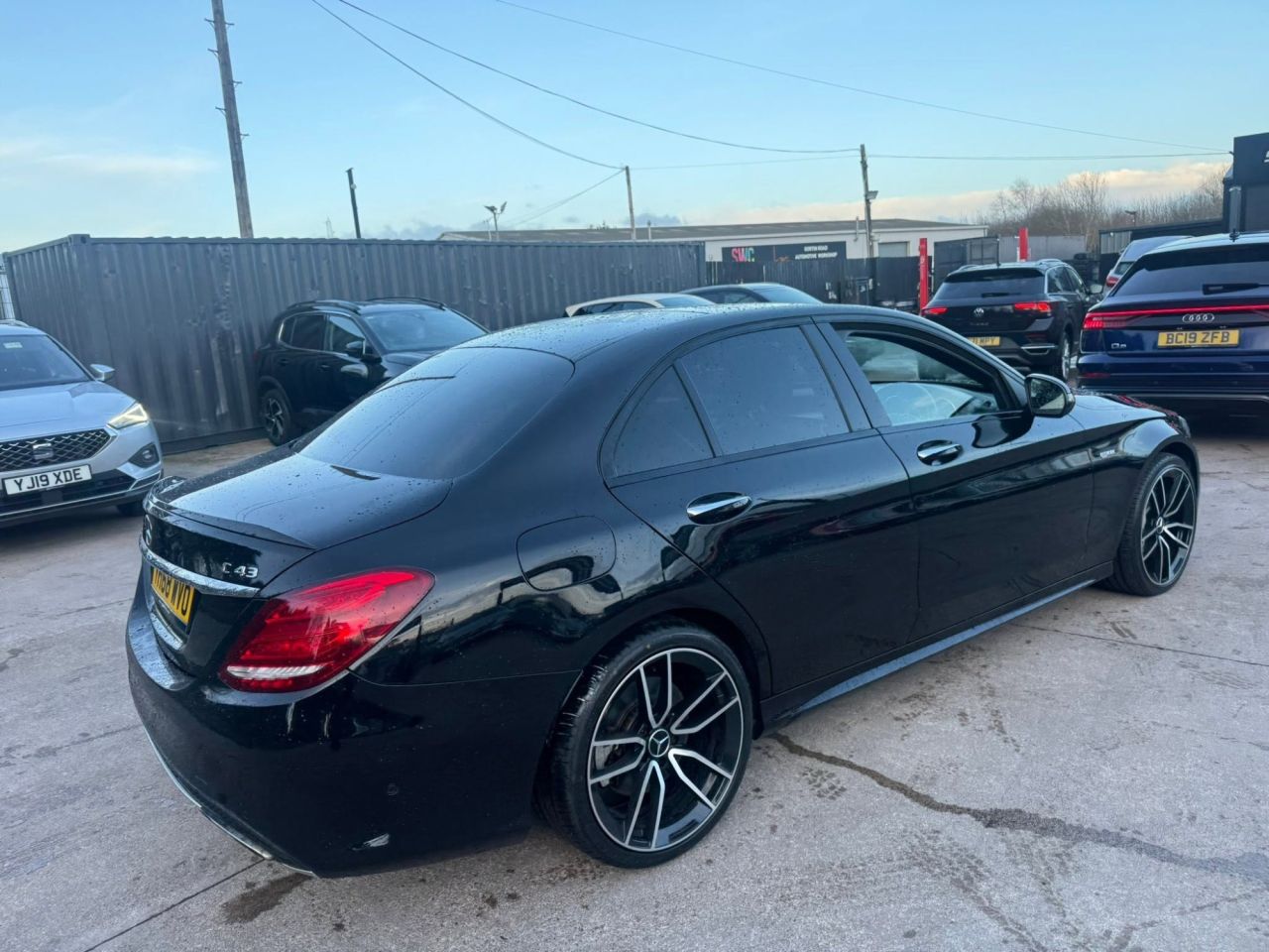 2018 MERCEDES C CLASS 3.0 C43 V6 AMG (Premium) Saloon 4dr Petrol G-Tronic+ 4MATIC Euro 6 (s/s) (3 - vehicle photo 3 for sale on PureCar