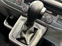USED 2020 70 VOLKSWAGEN TRANSPORTER SHUTTLE 2.0 TDI SE Minibus Double Cab 5dr Diesel DSG SWB Euro 6 (s/s) (150 ps) 