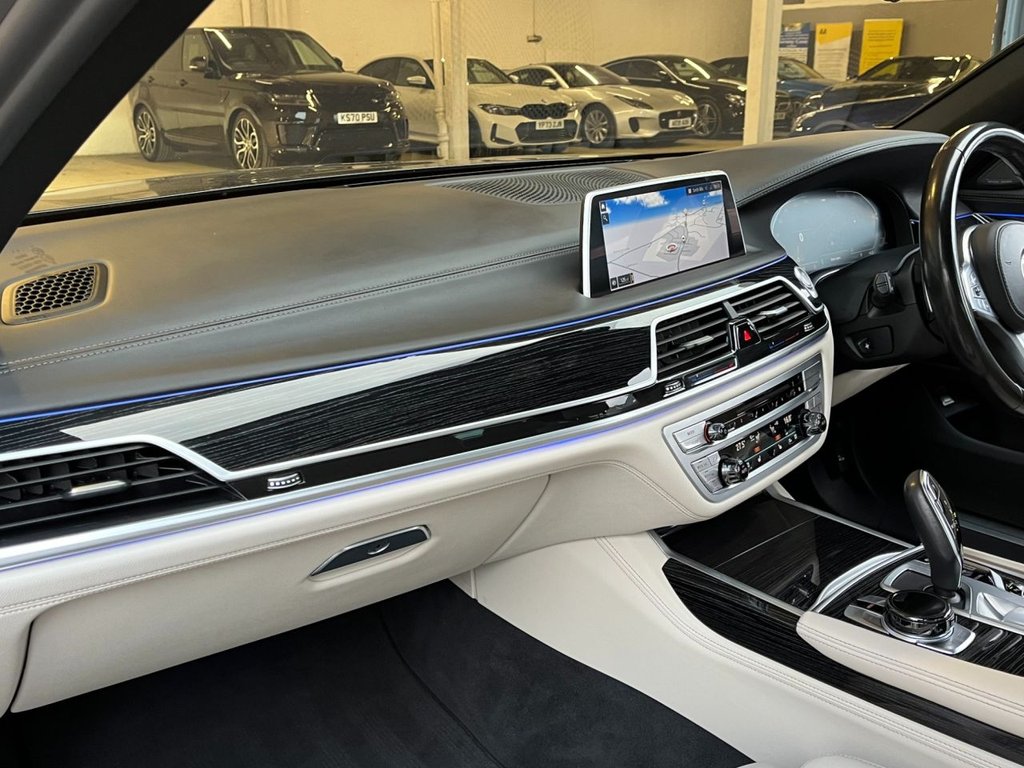 USED 2021 71 BMW 7 SERIES 3.0 730d MHT M Sport Saloon 4dr Diesel Hybrid Auto Euro 6 (s/s) (286 ps) 