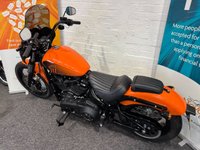 USED 2022 22 HARLEY-DAVIDSON SOFTAIL 1868 FXBBS STREET BOB 1910 MILES FROM NEW + SCREEN