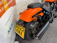 USED 2022 22 HARLEY-DAVIDSON SOFTAIL 1868 FXBBS STREET BOB 1910 MILES FROM NEW + SCREEN