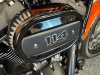 USED 2022 22 HARLEY-DAVIDSON SOFTAIL 1868 FXBBS STREET BOB 1910 MILES FROM NEW + SCREEN