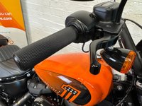 USED 2022 22 HARLEY-DAVIDSON SOFTAIL 1868 FXBBS STREET BOB 1910 MILES FROM NEW + SCREEN