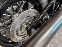 USED 2022 22 HARLEY-DAVIDSON SOFTAIL 1868 FXBBS STREET BOB 1910 MILES FROM NEW + SCREEN