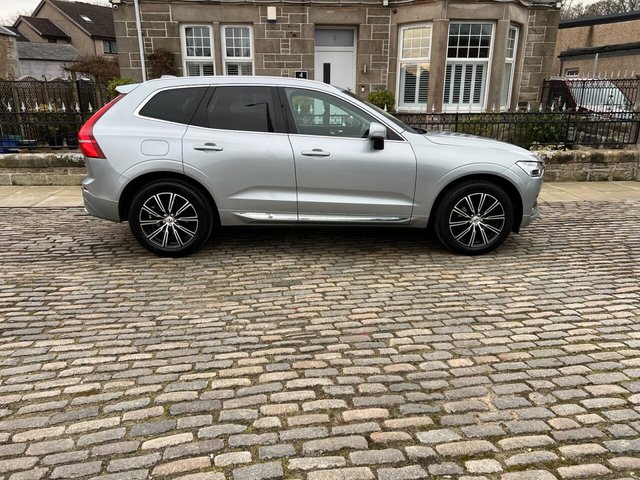 2017 VOLVO XC60 - Photo 4