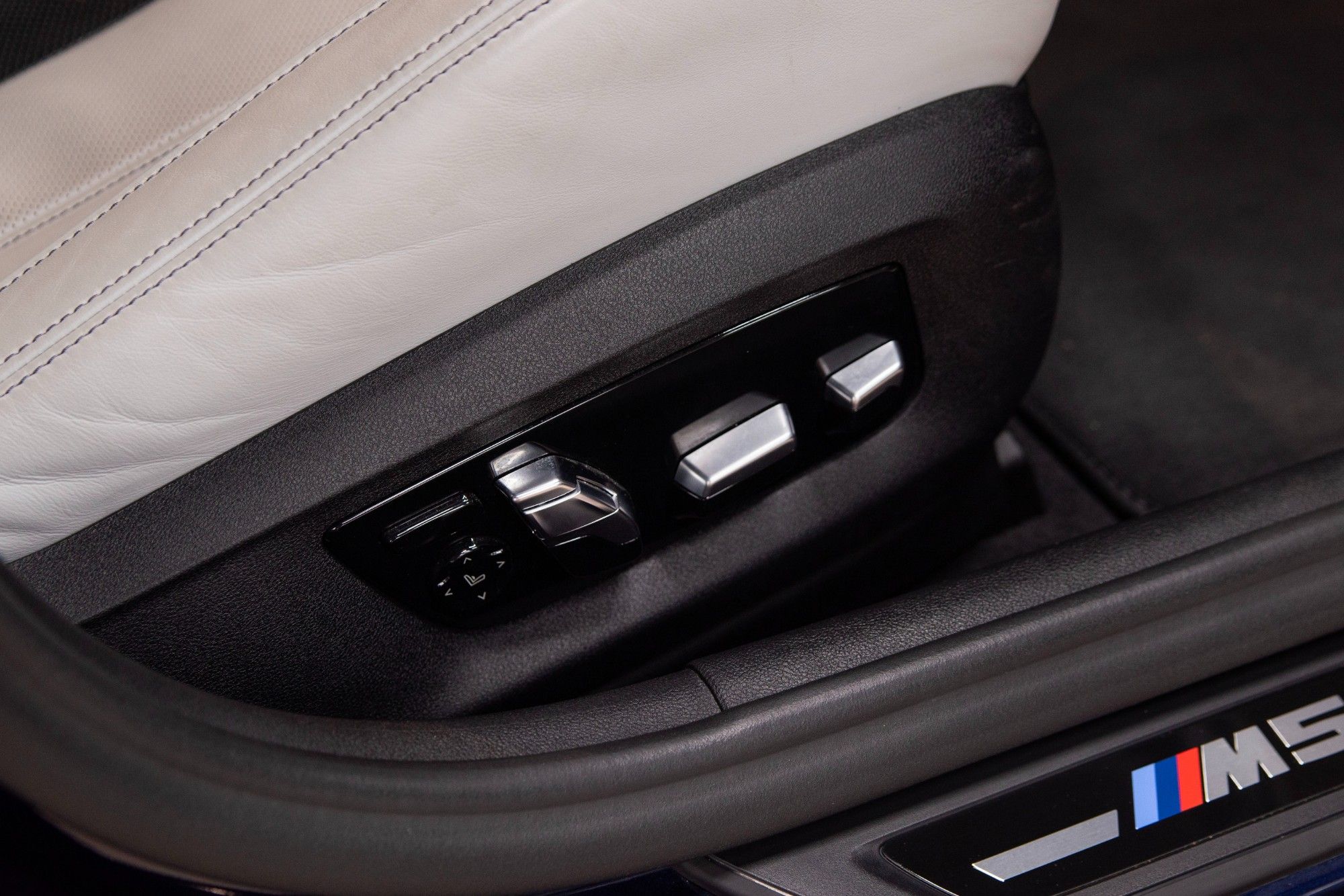 USED 2023 72 BMW M5 4.4i V8 Competition Saloon 