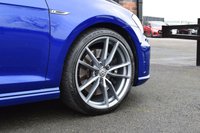 USED 2016 66 VOLKSWAGEN GOLF 2.0 TSI BlueMotion Tech R Estate 5dr Petrol DSG 4MOTION Euro 6 (s/s) (300 ps) 1 OWNER / PAN ROOF / DYNAUDIO