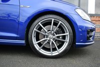 USED 2016 66 VOLKSWAGEN GOLF 2.0 TSI BlueMotion Tech R Estate 5dr Petrol DSG 4MOTION Euro 6 (s/s) (300 ps) 1 OWNER / PAN ROOF / DYNAUDIO