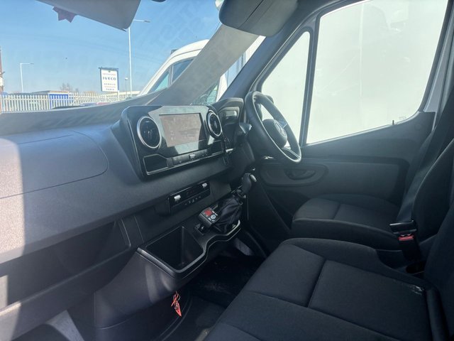 2025 MERCEDES-BENZ SPRINTER X3 IN STOCK MERCEDES BOX / VAN IVECO FROM £23995 + VAT - Photo 8