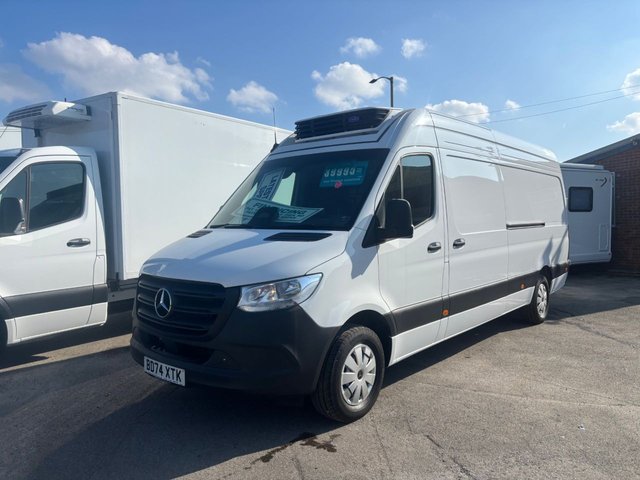 2025 MERCEDES-BENZ SPRINTER X3 IN STOCK MERCEDES BOX / VAN IVECO FROM £23995 + VAT - Photo 2