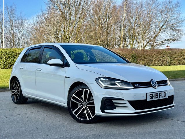 View our VOLKSWAGEN GOLF