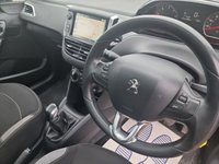 USED 2015 15 PEUGEOT 208 1.4 HDi Style Hatchback 5dr Diesel Manual Euro 5 (70 ps) &pound;20TAX+CRUISE+SATNAV+PANROOF+BLUETOOTH+PARK SENSORS