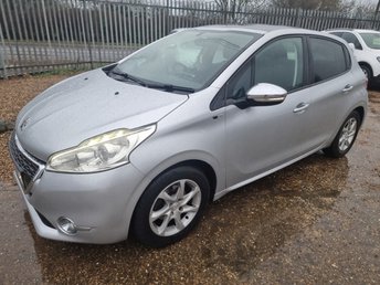 2015 PEUGEOT 208