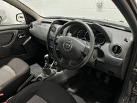 USED 2017 66 DACIA DUSTER 1.2 TCe Laureate SUV 5dr Petrol Manual 4WD Euro 6 (s/s) (125 ps) LOW MILEAGE, 4WD, NAV, DAB