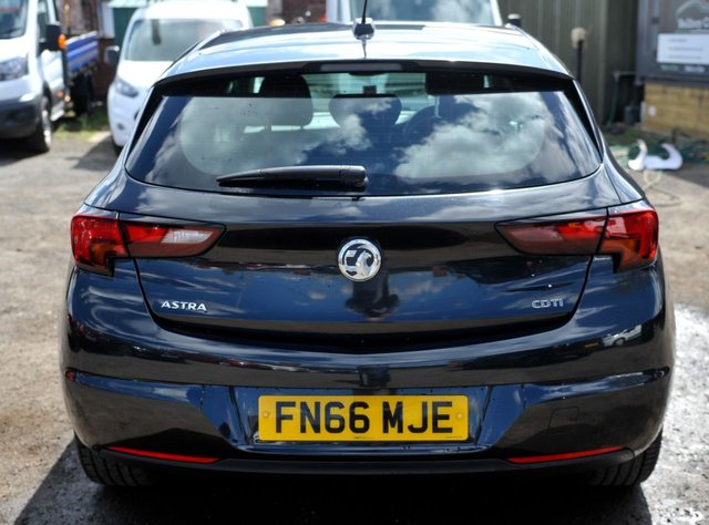2016 VAUXHALL ASTRA - Photo 3