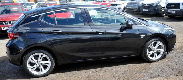 2016 VAUXHALL ASTRA - Photo 2