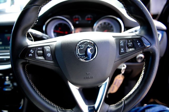2016 VAUXHALL ASTRA - Photo 11
