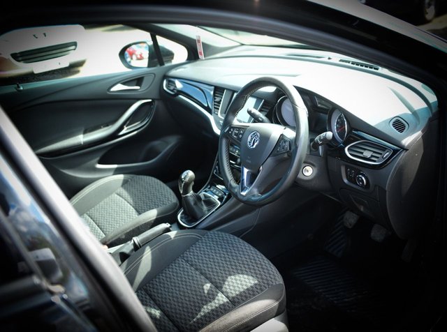 2016 VAUXHALL ASTRA - Photo 9