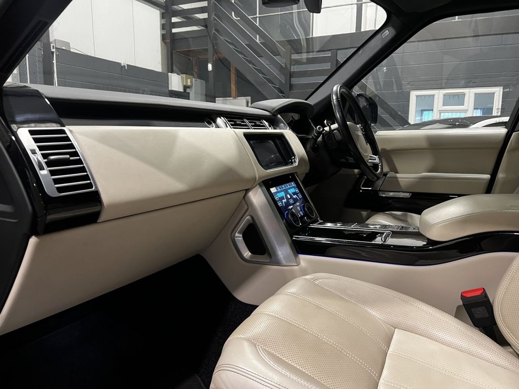 USED 2015 65 LAND ROVER RANGE ROVER 4.4 SD V8 Vogue SE SUV 5dr Diesel Auto 4WD Euro 5 (339 ps) SLIDING ROOF | 1 YEAR WARRANTY