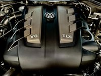 USED 2016 16 VOLKSWAGEN TOUAREG 3.0 TDI V6 BlueMotion Tech R-Line SUV 5dr Diesel Tiptronic 4WD Euro 6 (s/s) (262 ps) Park Assist