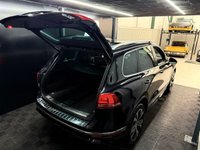 USED 2016 16 VOLKSWAGEN TOUAREG 3.0 TDI V6 BlueMotion Tech R-Line SUV 5dr Diesel Tiptronic 4WD Euro 6 (s/s) (262 ps) Park Assist