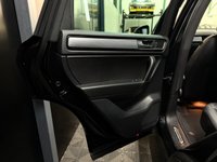 USED 2016 16 VOLKSWAGEN TOUAREG 3.0 TDI V6 BlueMotion Tech R-Line SUV 5dr Diesel Tiptronic 4WD Euro 6 (s/s) (262 ps) Park Assist