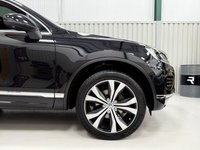 USED 2016 16 VOLKSWAGEN TOUAREG 3.0 TDI V6 BlueMotion Tech R-Line SUV 5dr Diesel Tiptronic 4WD Euro 6 (s/s) (262 ps) Park Assist