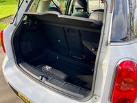 USED 2012 03 MINI COUNTRYMAN 1.6 Cooper SUV 5dr Petrol Auto Euro 5 (122 ps) ULEZ Compliant Mini Automatic With Over &pound;11,000 Of Optional Equipment !