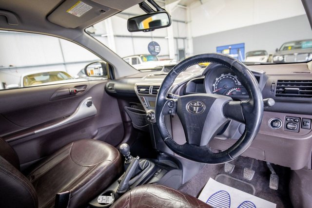 2009 Toyota Iq - Photo 2