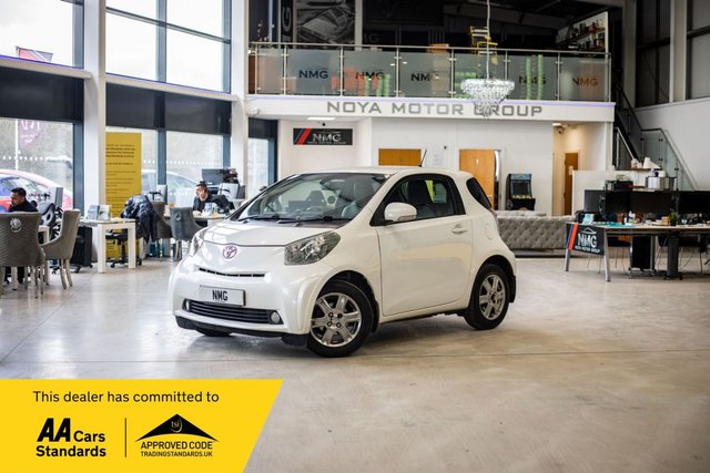 2009 Toyota Iq 1.0 VVT-i 2 Hatchback 3dr Petrol Manual Euro 4 (68 bhp) photo