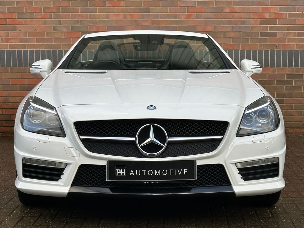 USED 2015 55 MERCEDES-BENZ SLK 5.5 SLK55 V8 AMG Convertible 2dr Petrol SpdS+7GT Euro 6 (s/s) (421 ps) FULL MERCEDES HISTORY|PAN ROOF