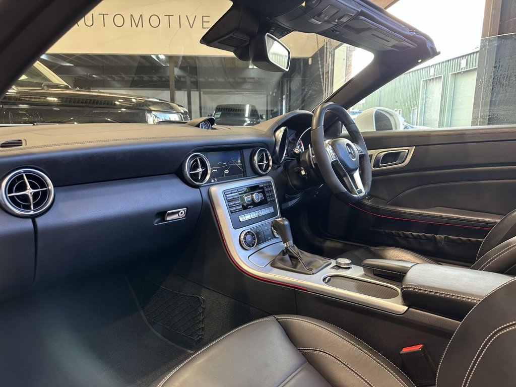 USED 2015 55 MERCEDES-BENZ SLK 5.5 SLK55 V8 AMG Convertible 2dr Petrol SpdS+7GT Euro 6 (s/s) (421 ps) FULL MERCEDES HISTORY|PAN ROOF