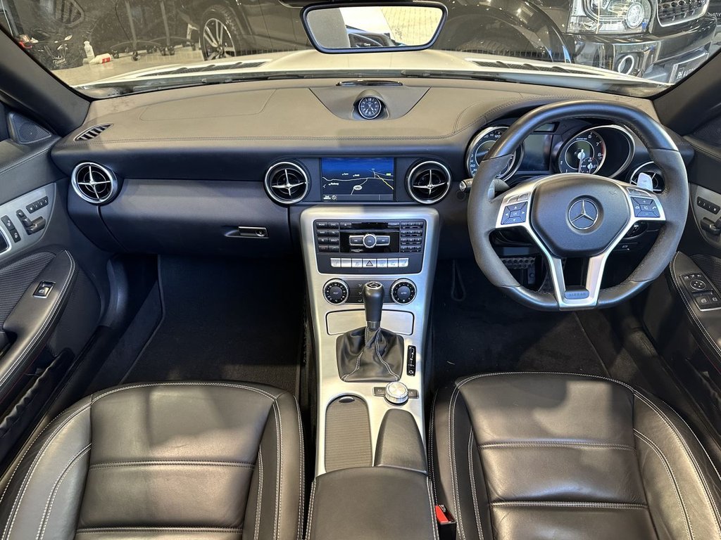 USED 2015 55 MERCEDES-BENZ SLK 5.5 SLK55 V8 AMG Convertible 2dr Petrol SpdS+7GT Euro 6 (s/s) (421 ps) FULL MERCEDES HISTORY|PAN ROOF