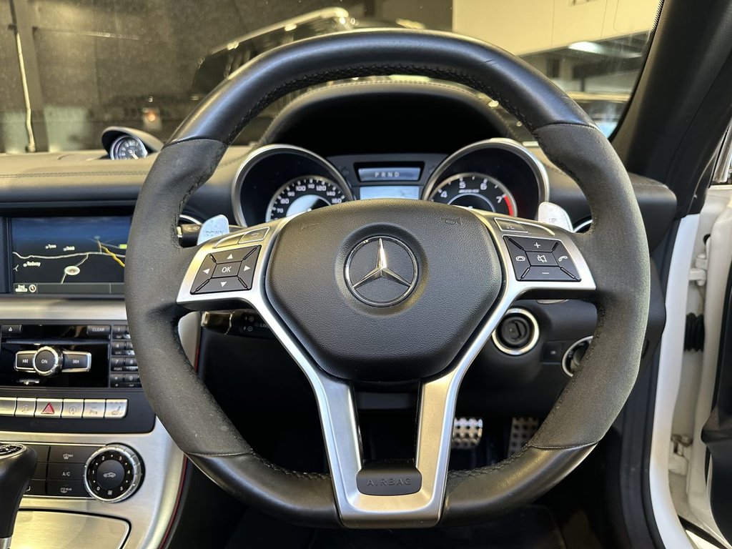 USED 2015 55 MERCEDES-BENZ SLK 5.5 SLK55 V8 AMG Convertible 2dr Petrol SpdS+7GT Euro 6 (s/s) (421 ps) FULL MERCEDES HISTORY|PAN ROOF