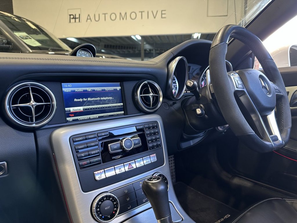 USED 2015 55 MERCEDES-BENZ SLK 5.5 SLK55 V8 AMG Convertible 2dr Petrol SpdS+7GT Euro 6 (s/s) (421 ps) FULL MERCEDES HISTORY|PAN ROOF