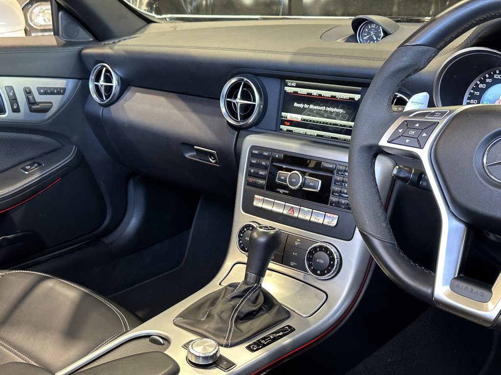 USED 2015 55 MERCEDES-BENZ SLK 5.5 SLK55 V8 AMG Convertible 2dr Petrol SpdS+7GT Euro 6 (s/s) (421 ps) FULL MERCEDES HISTORY|PAN ROOF