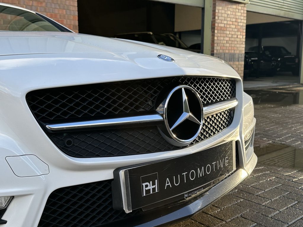 USED 2015 55 MERCEDES-BENZ SLK 5.5 SLK55 V8 AMG Convertible 2dr Petrol SpdS+7GT Euro 6 (s/s) (421 ps) FULL MERCEDES HISTORY|PAN ROOF
