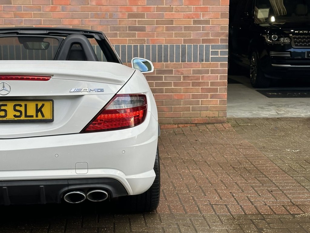 USED 2015 55 MERCEDES-BENZ SLK 5.5 SLK55 V8 AMG Convertible 2dr Petrol SpdS+7GT Euro 6 (s/s) (421 ps) FULL MERCEDES HISTORY|PAN ROOF