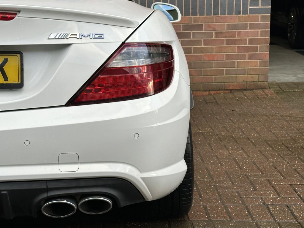 USED 2015 55 MERCEDES-BENZ SLK 5.5 SLK55 V8 AMG Convertible 2dr Petrol SpdS+7GT Euro 6 (s/s) (421 ps) FULL MERCEDES HISTORY|PAN ROOF