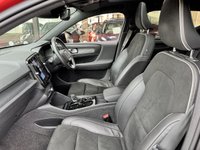 USED 2021 21 VOLVO XC40 1.5h T5 Twin Engine Recharge 10.7kWh R-Design Pro SUV 5dr Petrol Plug-in Hybrid Auto Euro 6 (s/s) (262 ps) PAN ROOF | CLIMATE/LOUNGE PACKS +++