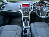 USED 2015 65 VAUXHALL ASTRA 1.6i SRi Hatchback 5dr Petrol Manual Euro 6 (115 ps) 2 KEYS, RADIO/CD PLAYER
