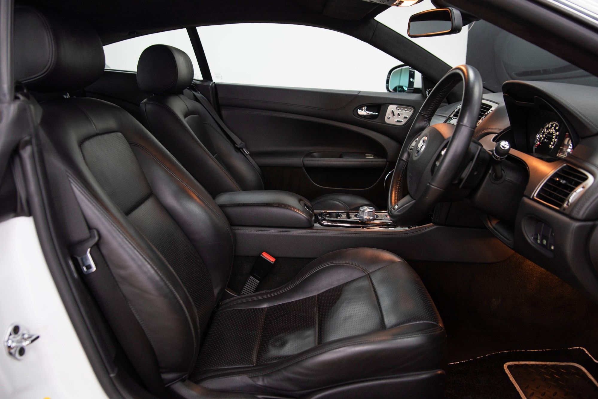 USED 2010 10 JAGUAR XKR 5.0 V8 