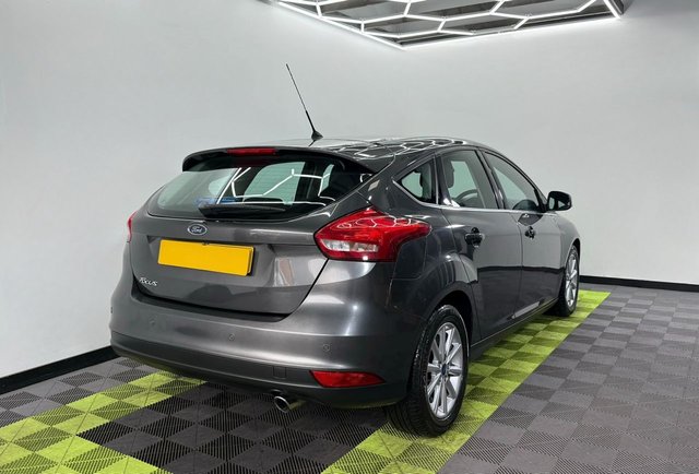 2016 FORD FOCUS - Photo 2